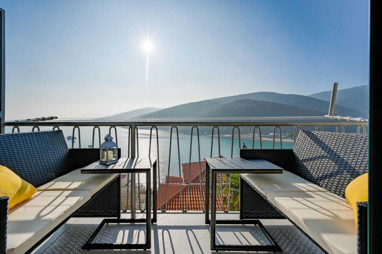 Apartment Noemi With A Direct Beach View Рабац Экстерьер фото