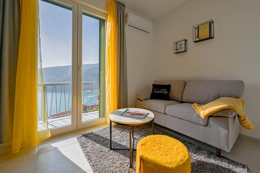 Apartment Noemi With A Direct Beach View Рабац Экстерьер фото